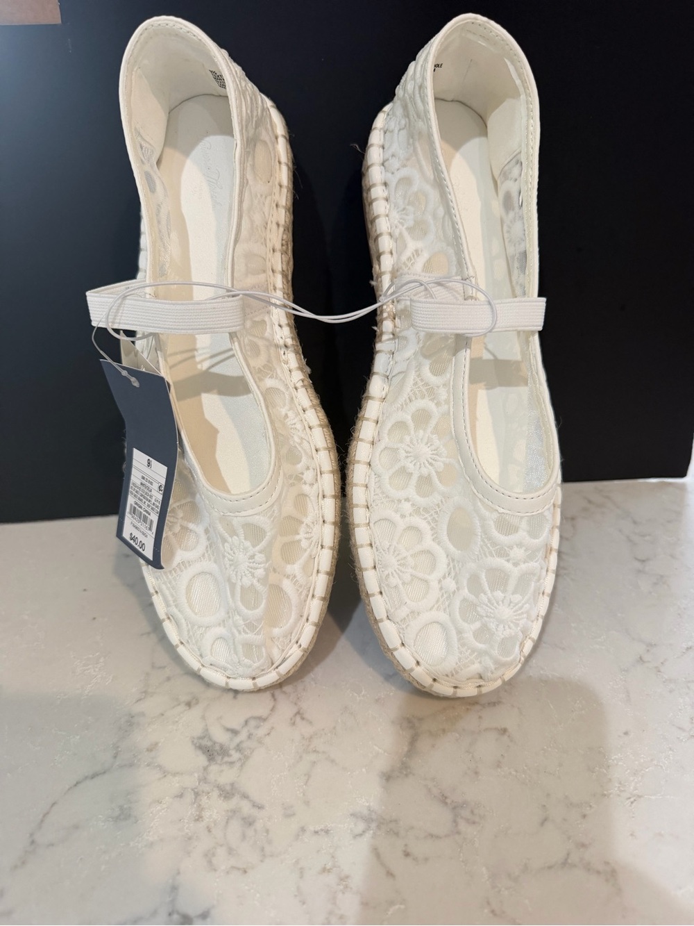 NWT Clelia Universal Thread Women’s White Floral Lace Mary Jane Espadrille Flats